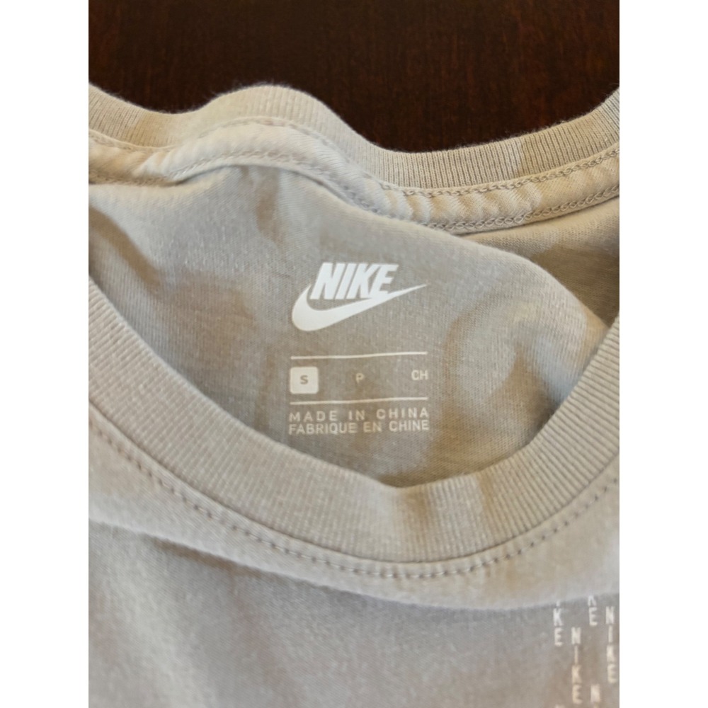 Nike Mens Graphic T-Shirt Tan Beige Oversized Swoosh Logo Cotton Size Small